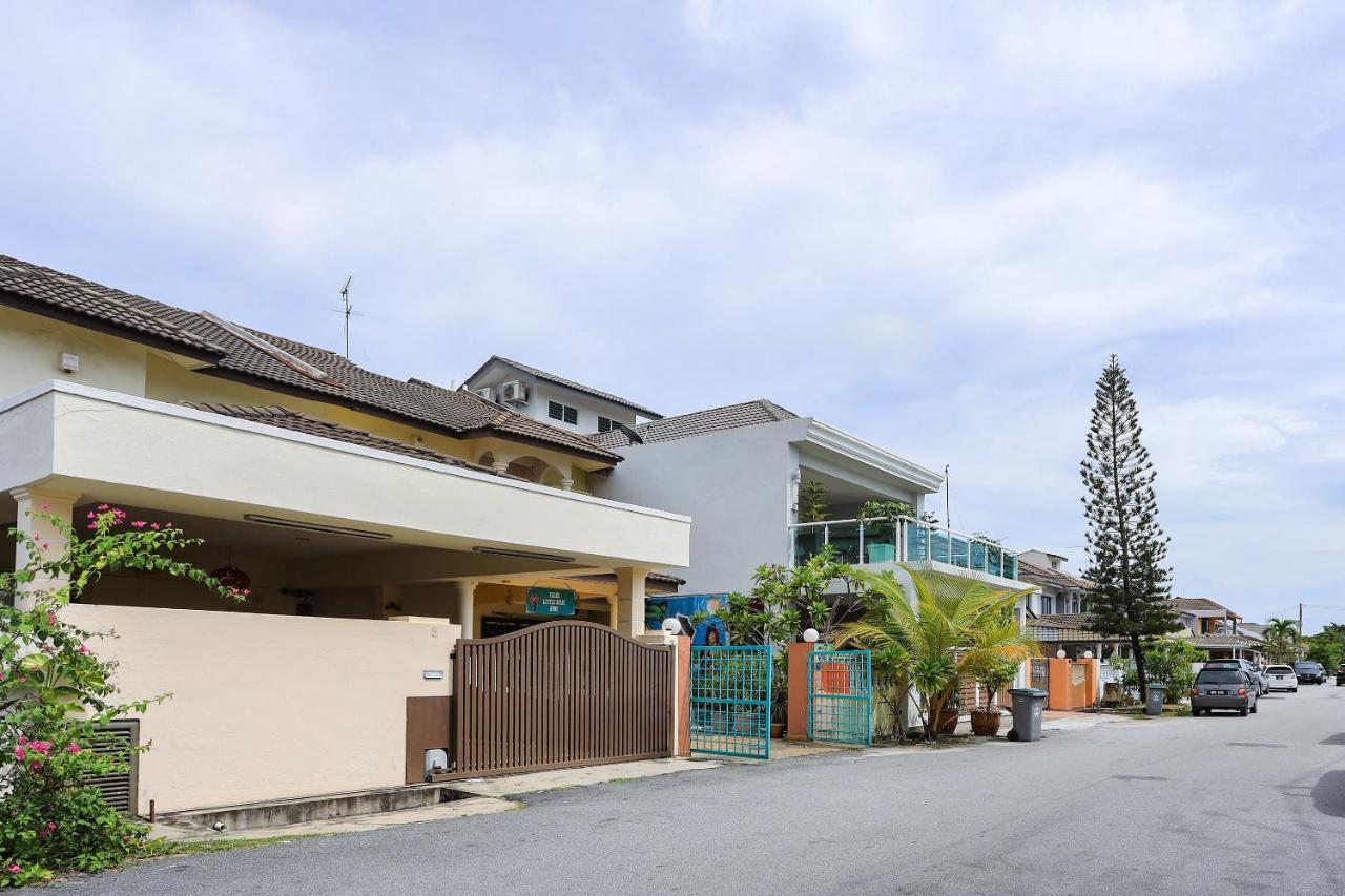 Oyo Home 90229, 3 Little Birds Homestay 4Bhk Malacca Exterior photo